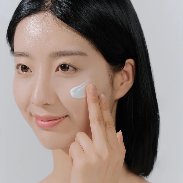 SKIN1004 Madagascar Centella Hyalu-Cica Water-Fit Sun Serum SPF50+ PA++++ 50ml - Image 2