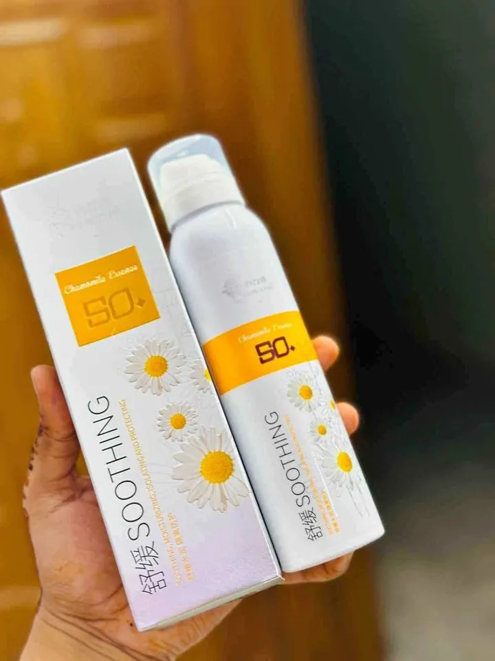 Chamomile Whitening Spray Sunscreen - Image 2